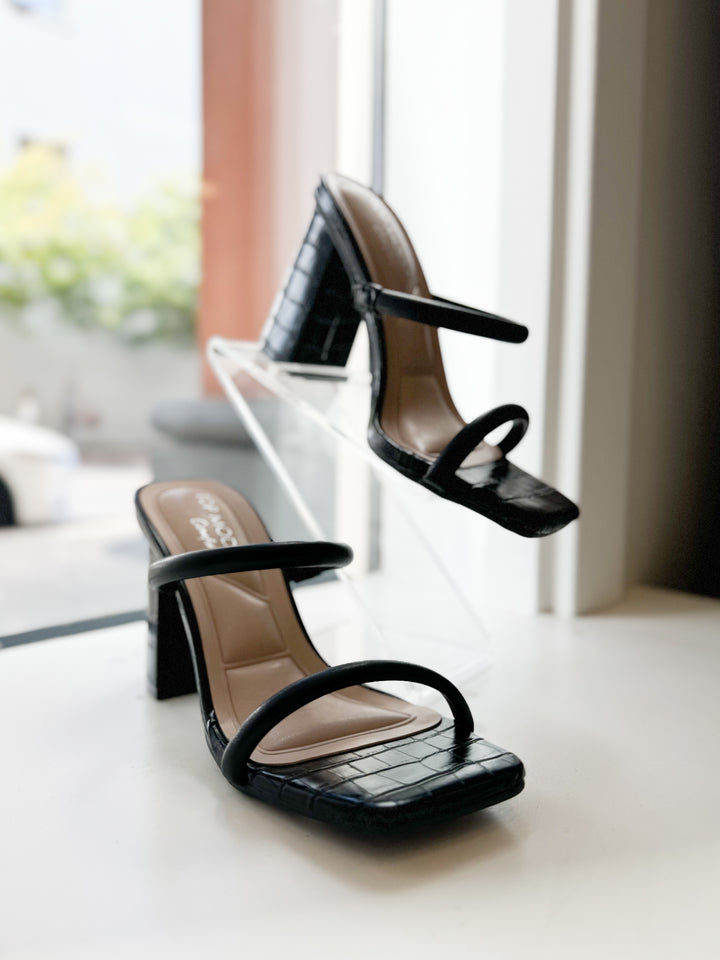 The Windy City Black Crocodile Heels